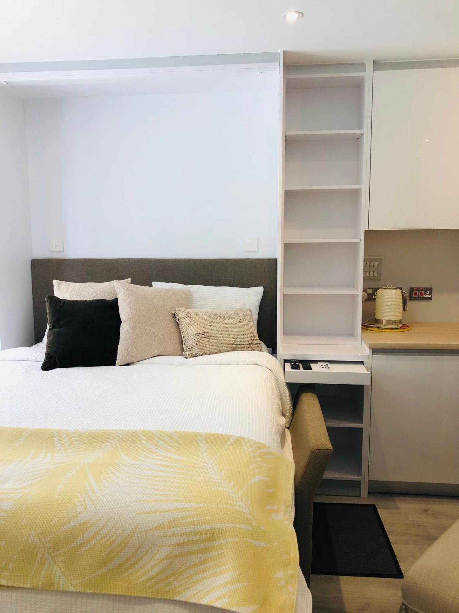 Cp High Floor Luxury Studio Sleeps 3 غيبرالتار المظهر الخارجي الصورة