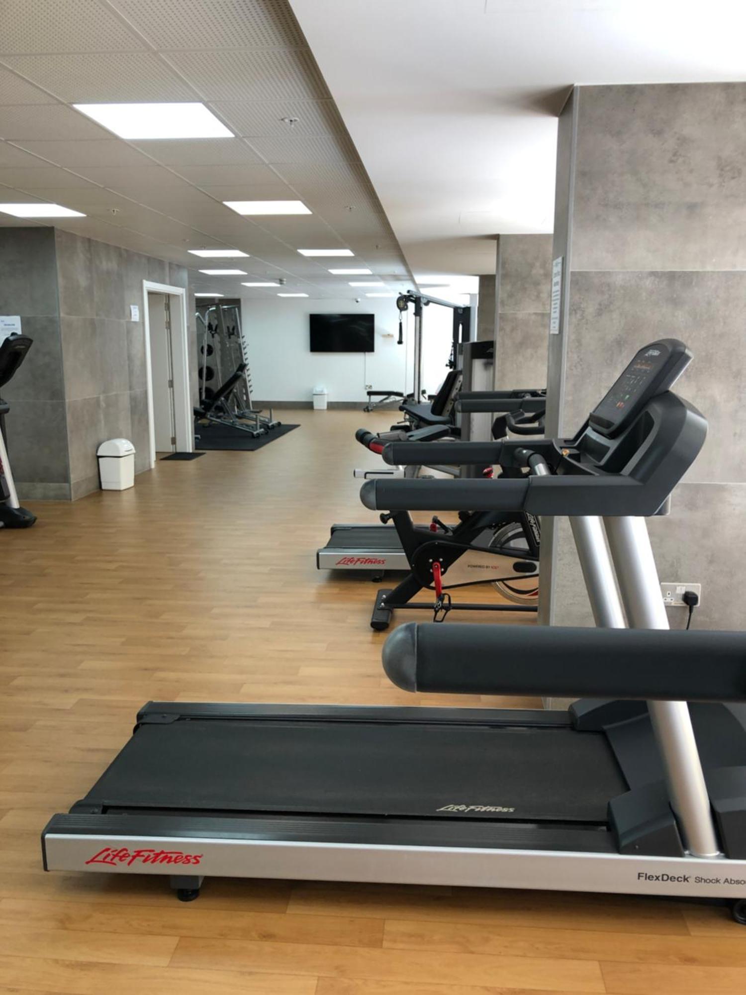 Cp High Floor Luxury Studio Sleeps 3 غيبرالتار المظهر الخارجي الصورة