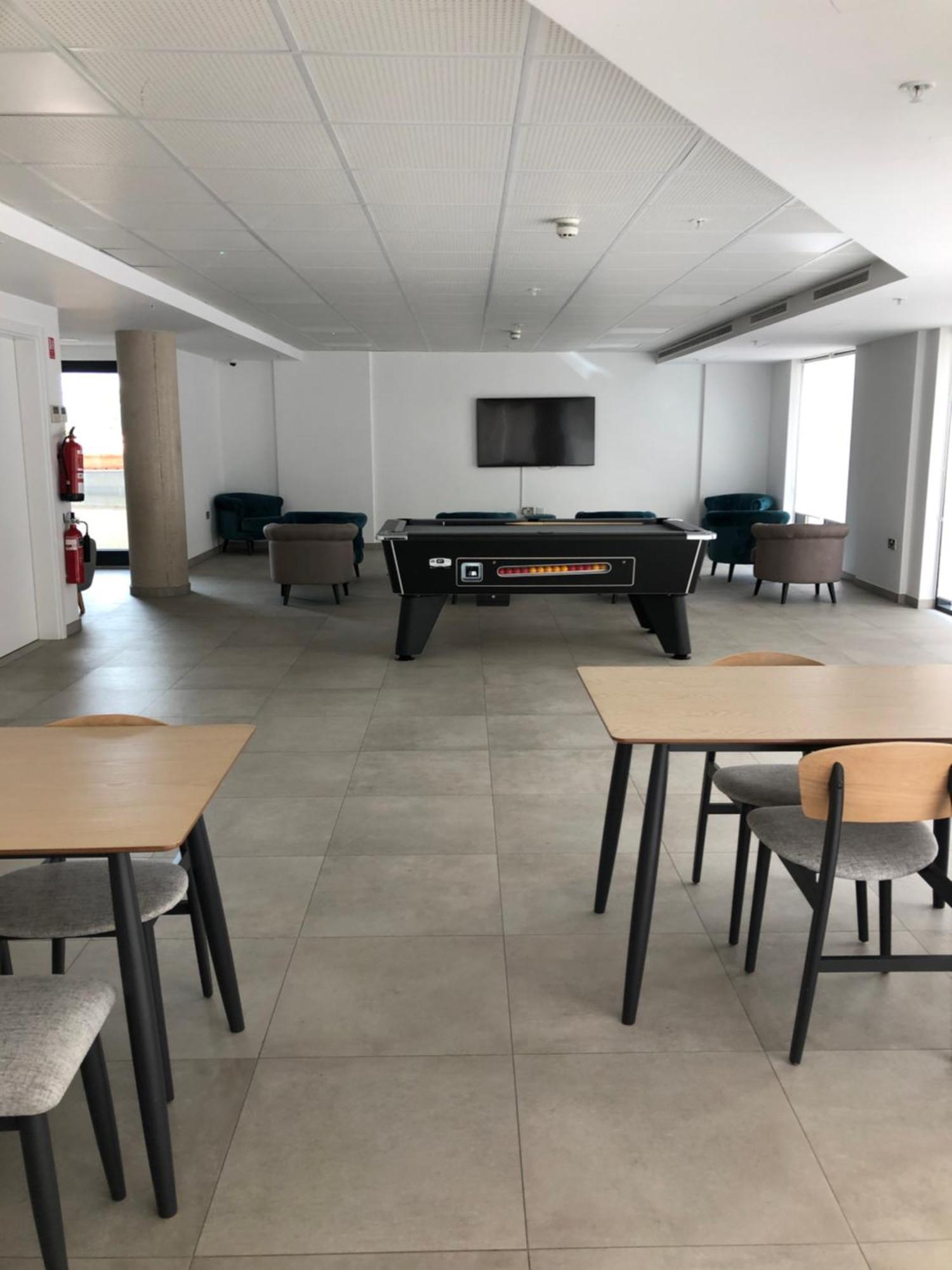 Cp High Floor Luxury Studio Sleeps 3 غيبرالتار المظهر الخارجي الصورة